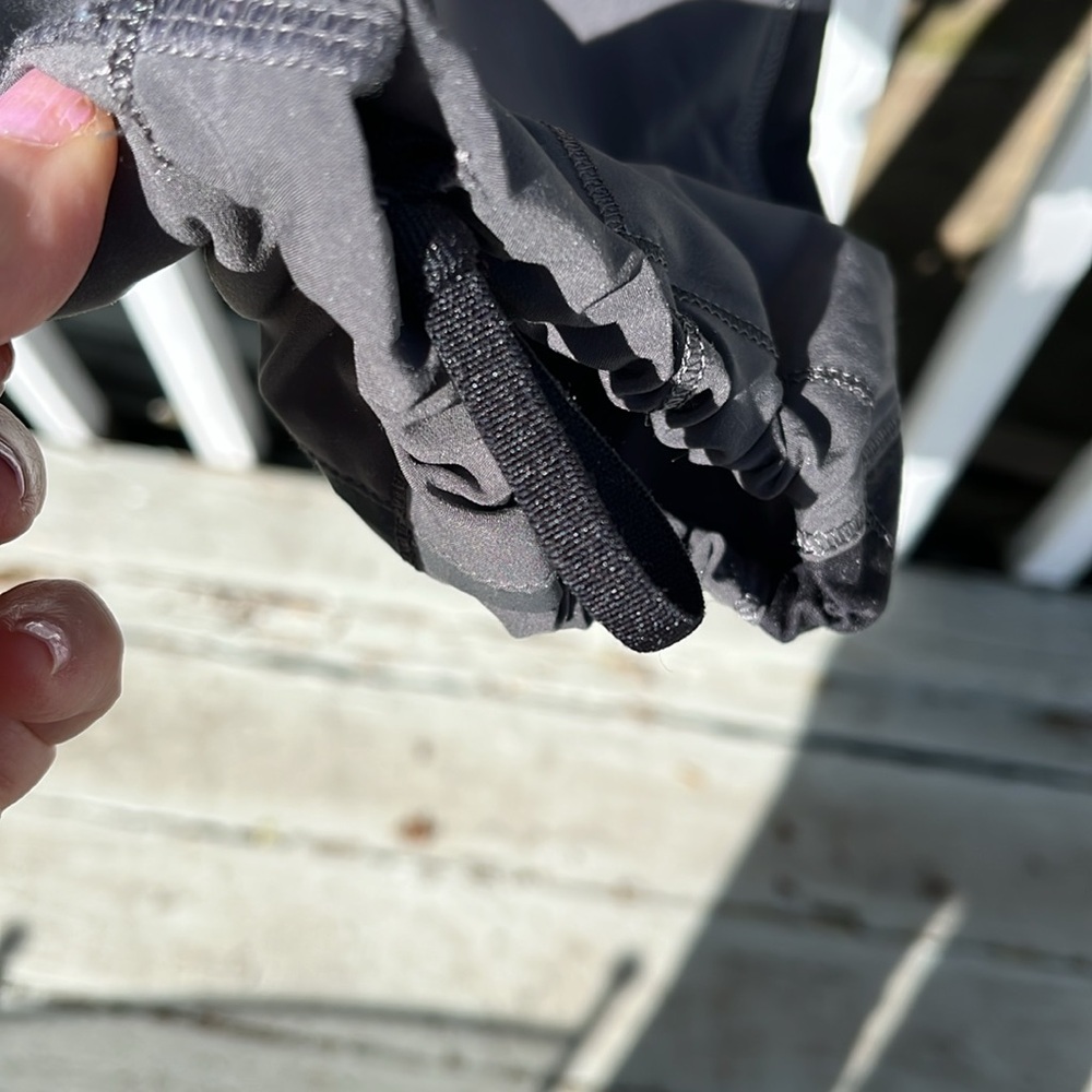 Lululemon Gray Jogger Side and Back Zip Pockets - Picture 3 of 12